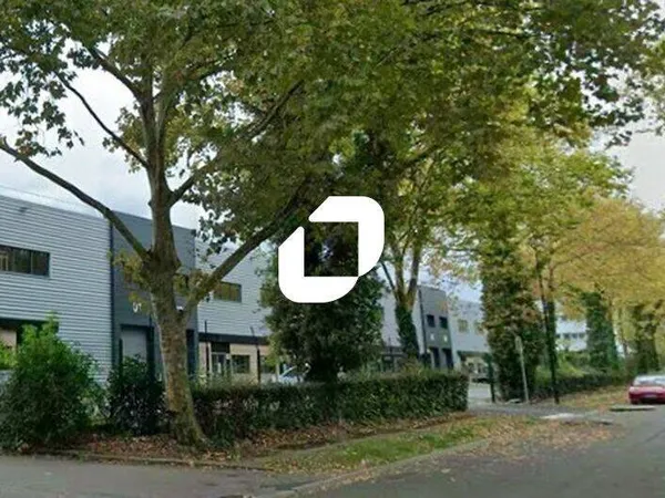 Local d'activité 2038 m²