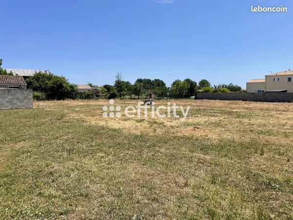 Terrain 1 780 m² Montroy