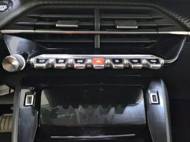 Peugeot 208 puretech 130 s&amp;s eat8 — photo 49