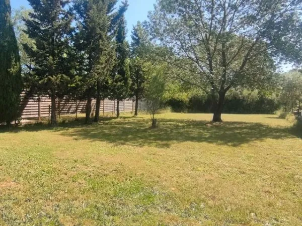 Terrain 390 m²