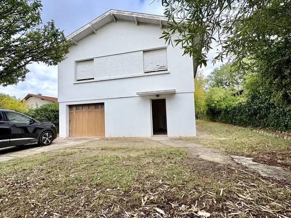 LIBOURNE Maison 102 m2 à rénover + terrain 1 035 m2 constr