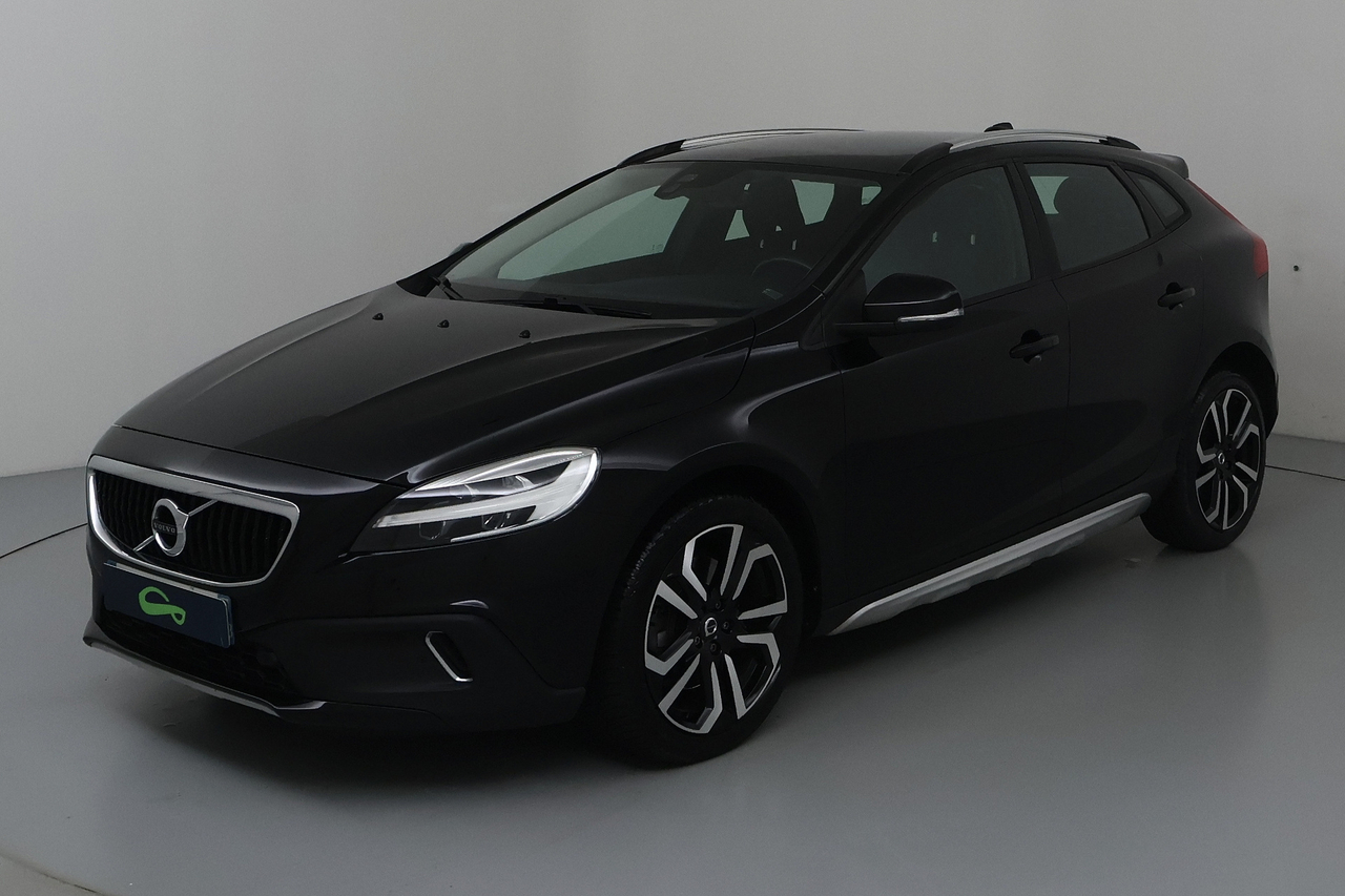 Volvo V40 Cross Country — photo 1