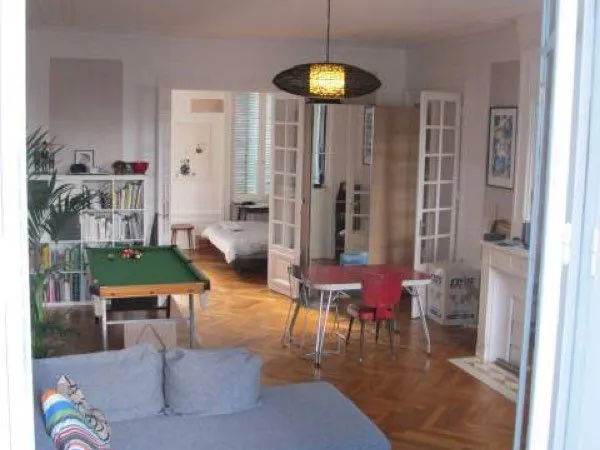 Loue à Rochefort hyper centre superbe appartement T3 de 76 m2 avec terrasse de 50m2