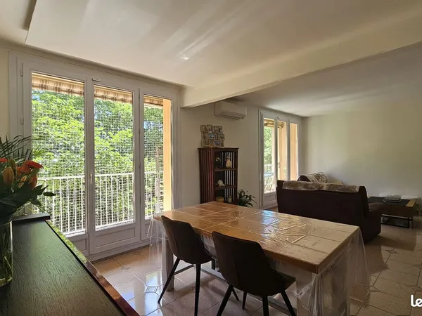 Colocation pour T3 Meublé avec Garage à Aix-en-Provence