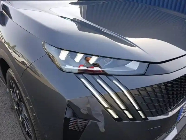 Peugeot 3008 hybrid 145 e-dcs6 — photo 16