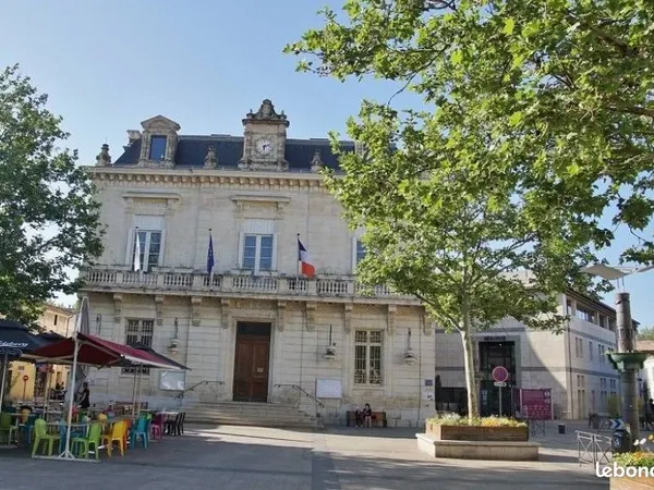 Restaurant droit au bail rénové tout équipé avec terrasse