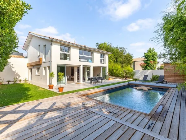 Maison individuelle 6 pièces 212 m²