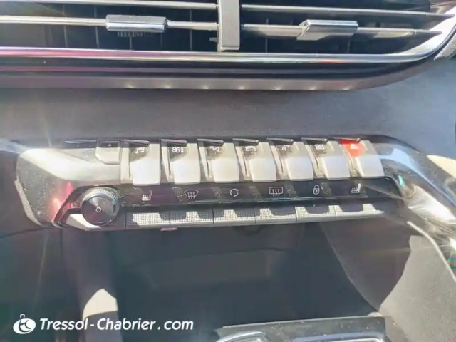Peugeot 3008 hybrid4 300 e-eat8 gt line — photo 22