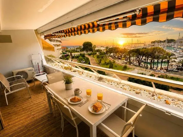 🔥 Marina Baie des Anges | Vue Mer & Port | 2P 52 m² rénové | Terrasse 12 m² | Rentabilité jusqu'à 46