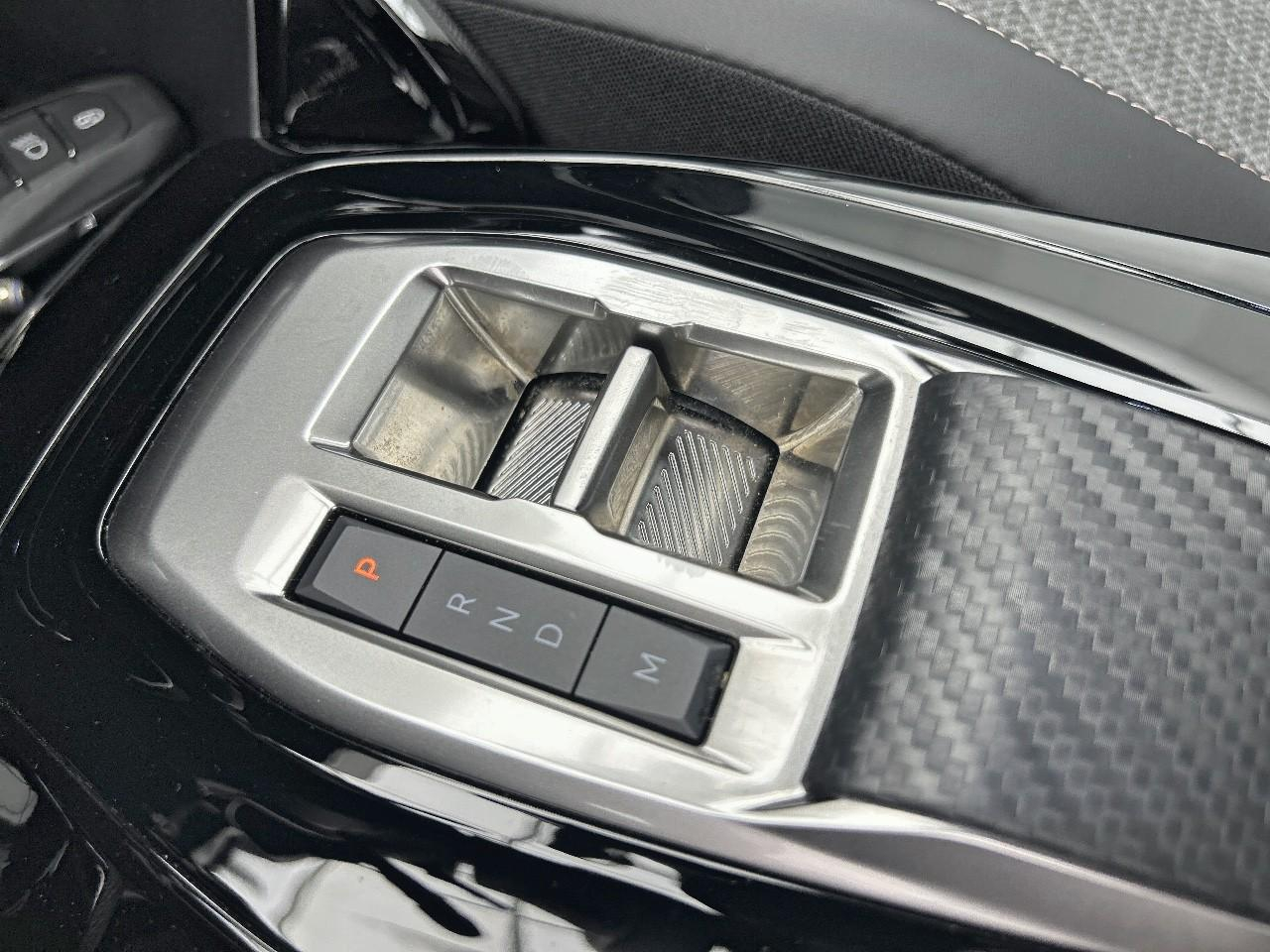 Peugeot 2008 130 s&s eat8 allure — photo 17