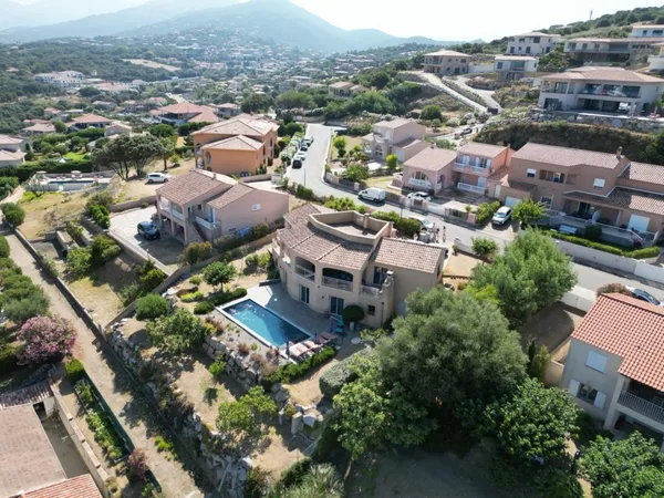 A Vendre-Maison de grand standing avec piscine et vue mer panoramique 7 pièces à PROPRIANO (20)