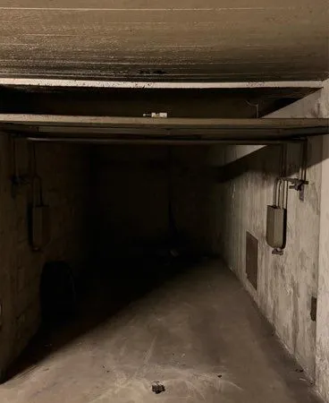Box fermé et sécurisé - 1er sous-sol - Saint-Mandé