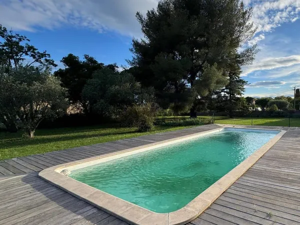 Terrain constructible 651 m²