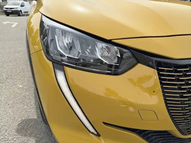 Peugeot 208 electrique 50 kwh 136ch — photo 16