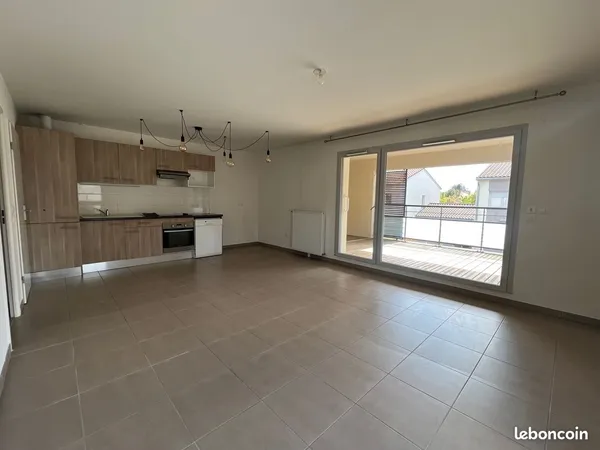 BLAGNAC - AGREABLE T3 à louer + Terrasse + parking