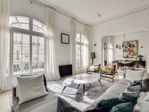 Triplex Paris 16ème dans un ancien Hôtel particulier - OCDE