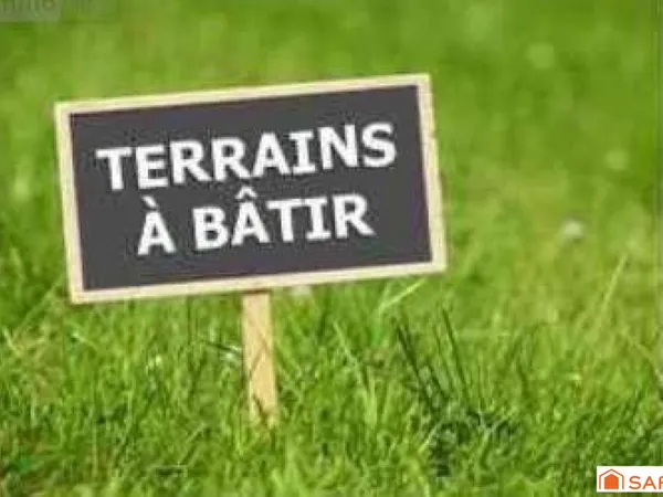 TERRAIN A BATIR DE 1696m²