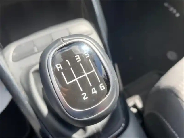 Kia Stonic 1.0 t-gdi 100 ch bvm6 — photo 39