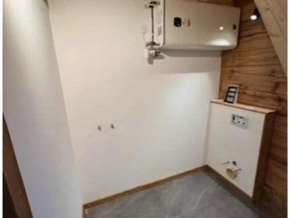 Bureau et espace de travail Location Verchaix  42m² 600€
