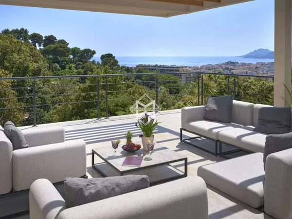 Villa 8 pièces 300 m²