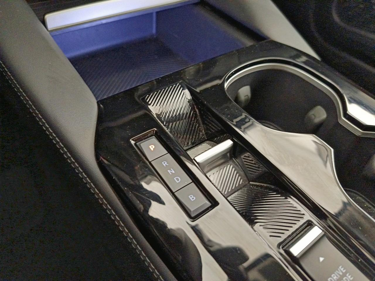Citroën C5 X hybride rechargeable 225 s&s e-eat8 feel pack — photo 29