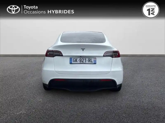 Tesla Model Y standard rwd — photo 8