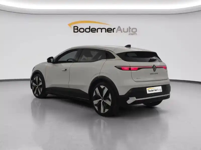 Renault Megane e-tech ev60 220 ch super charge — photo 18
