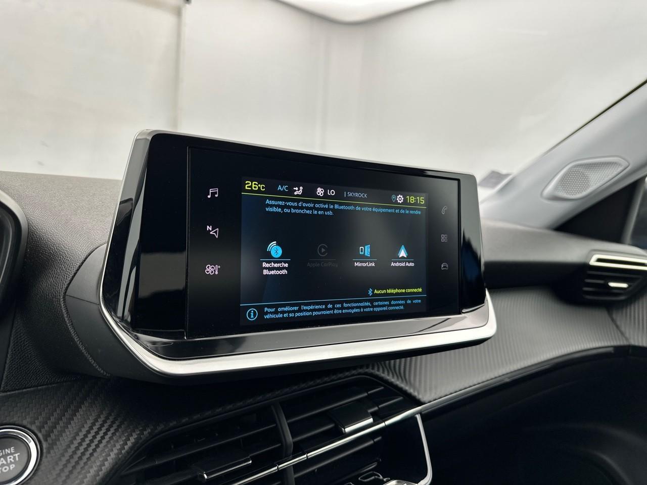 Peugeot 2008 electrique 136 ch style — photo 23