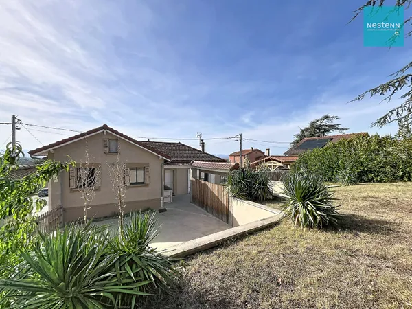 Saint-Galmier : Maison 90 m² hab - 3 chbres- terrain 1247 m²