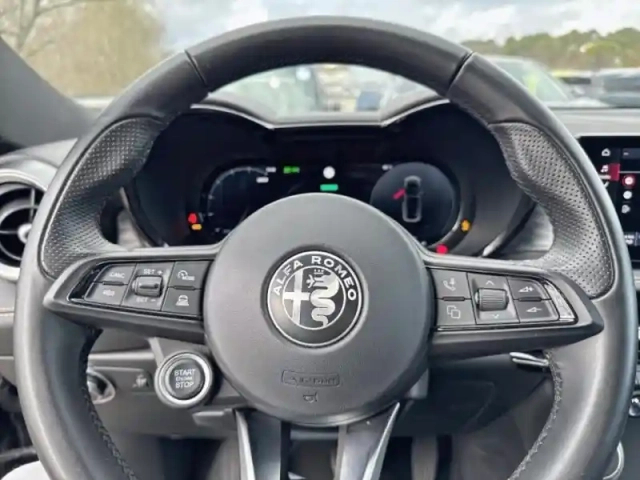 Alfa Romeo Tonale 1.3 phev 280ch ti at6 e-q4 — photo 12