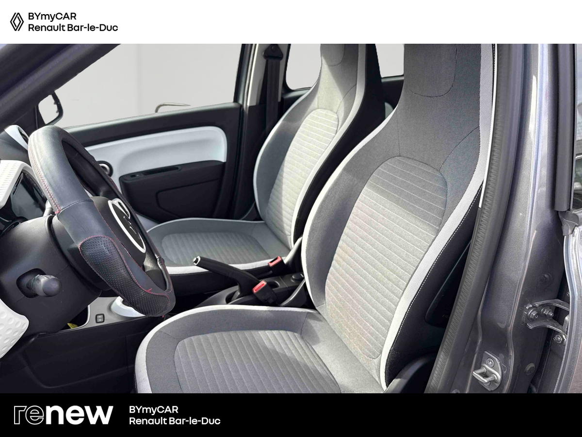 Renault Twingo III E-Tech — photo 11