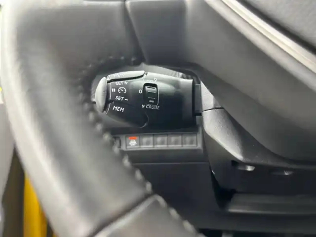 Peugeot 208 puretech 100 s&amp;s bvm6 — photo 86