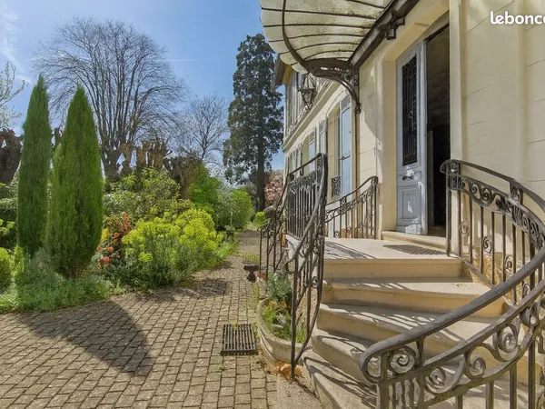 Maison 9 pièces 272 m²