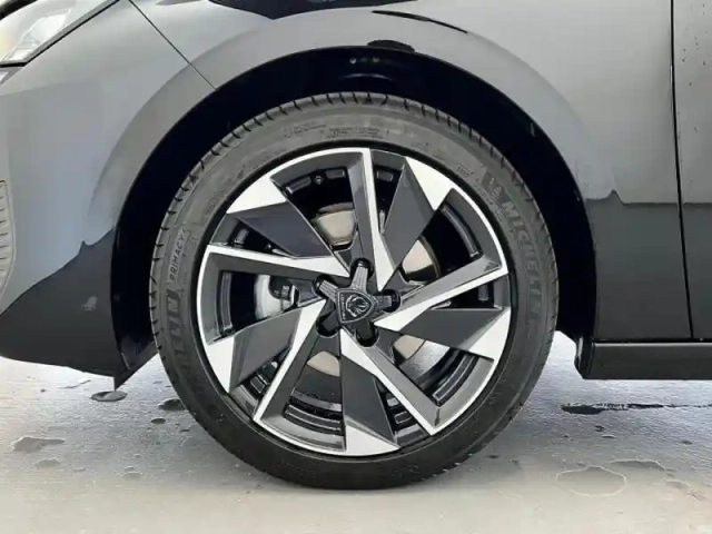 Peugeot 308 1.2 puretech 130ch s&amp;s allure pack eat8 — photo 6