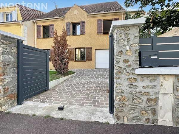 Maison Antony 9 pièces de 176 m2, 318 m2 de terrain, 7 chambres, 1 bureau, Garage, Proximité rer B