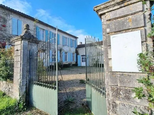 Maison 20 pièces 670 m²