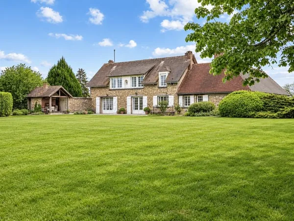 Maison 10 pièces 255 m²