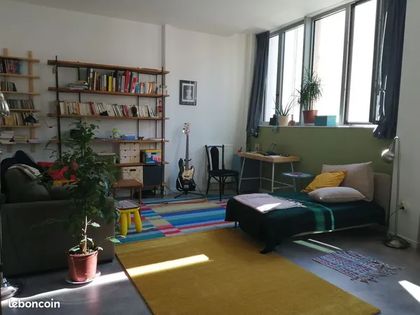Belle chambre meublée dans un Duplex situé Paris 18 Jules Joffrin