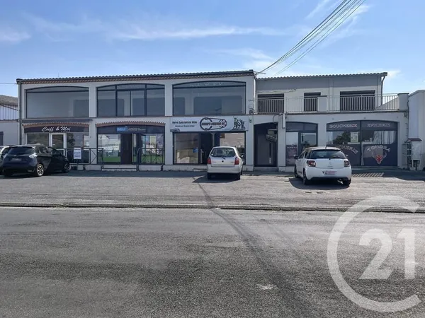 Bâtiment 4 pièces 813 m²