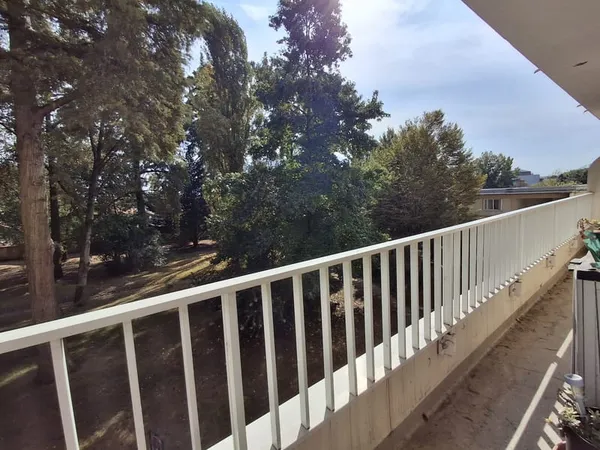 Appartement 3 pièces lumineux avec balcon et vue sur parc ar