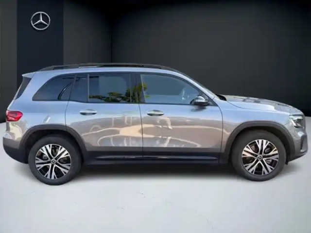 Mercedes Glb 200 d progressive line — photo 26