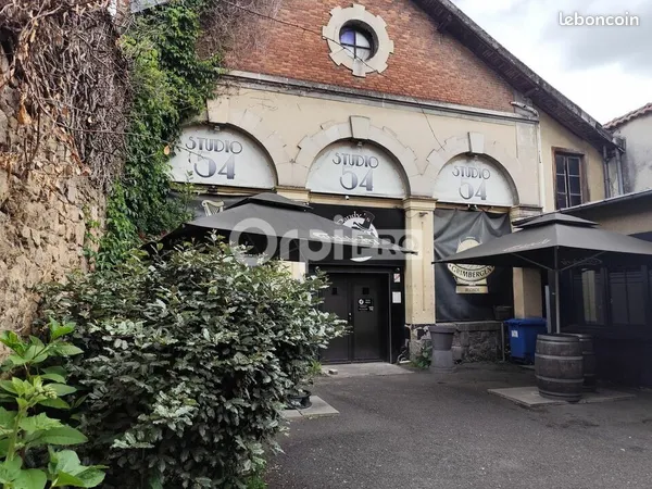 Local commercial 615 m²