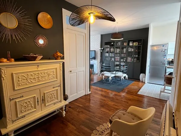 168 000 RIVES CENTRE VILLE - 2 P 64 m² + DEPENDANCE + 3 STATIONNEMENTS PRIVATIFS