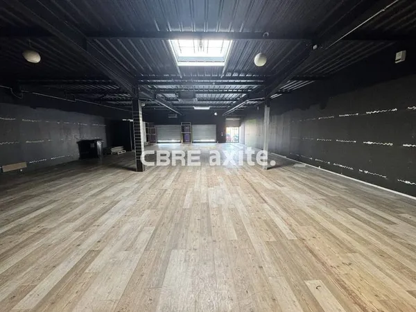 Local commercial 415 m²