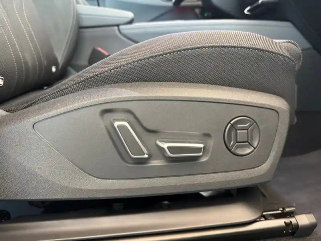 Audi Q3 e-hybrid 272 ch s tronic 6 — photo 22