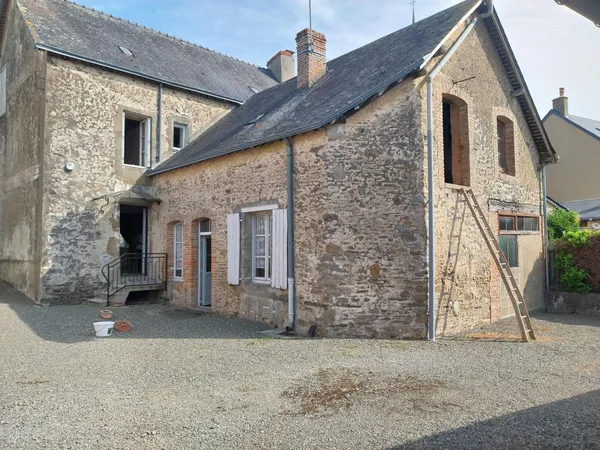 Ensemble immobilier d'exception, deux maisons, étable et hangar sur 1322 m²