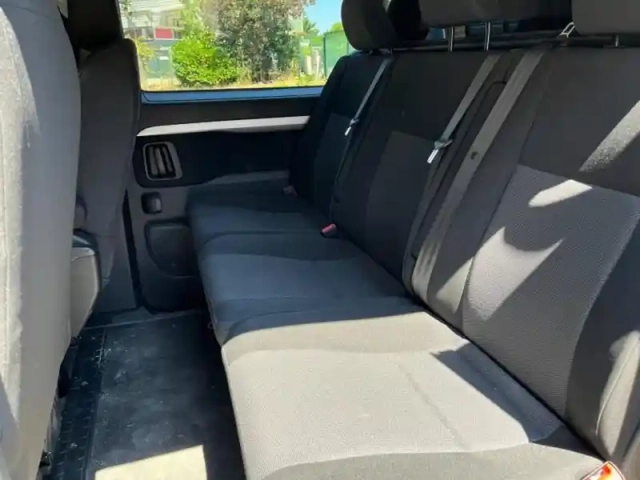 Opel Vivaro fg m 2.0 bluehdi 180ch s&amp;s pack business eat8 — photo 11