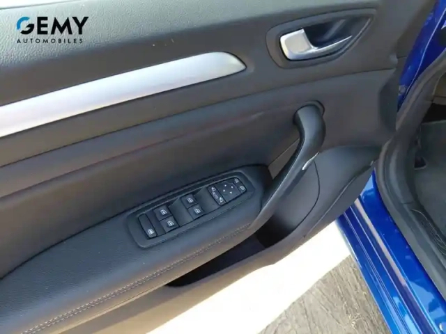 Renault Megane mégane iv estate blue dci 115 edc — photo 14