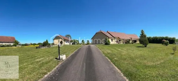 Maison 11 pièces 300 m²