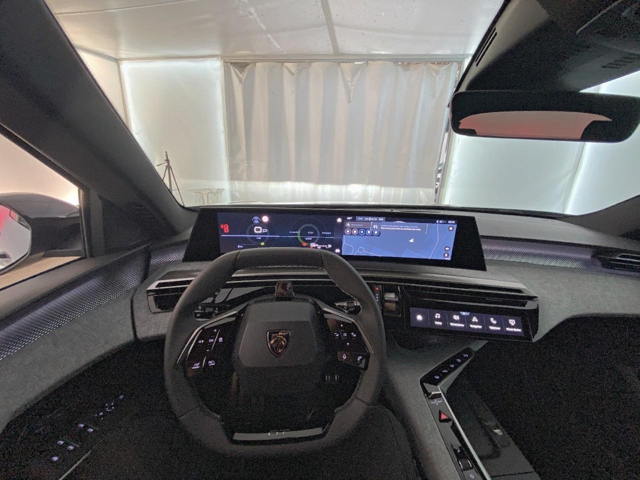 Peugeot 3008 hybrid 145 e-dcs6 gt — photo 12